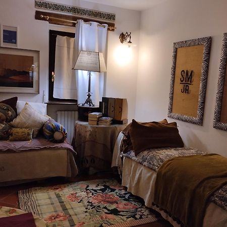 Il Cortiletto Bed & Breakfast Quartiano Exterior photo
